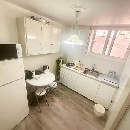 Homestay Vestige Basement Athens