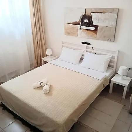 Vestige Basement Homestay Athens
